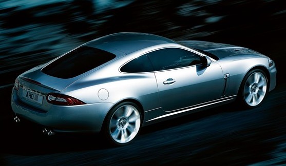 捷豹XKR 5.0L V8機(jī)械增壓硬頂跑車 2009款